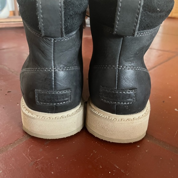 Black (charcoal) waterproof men’s Madison II Moc Toe Sorel boots in 8.5. - Picture 4 of 6